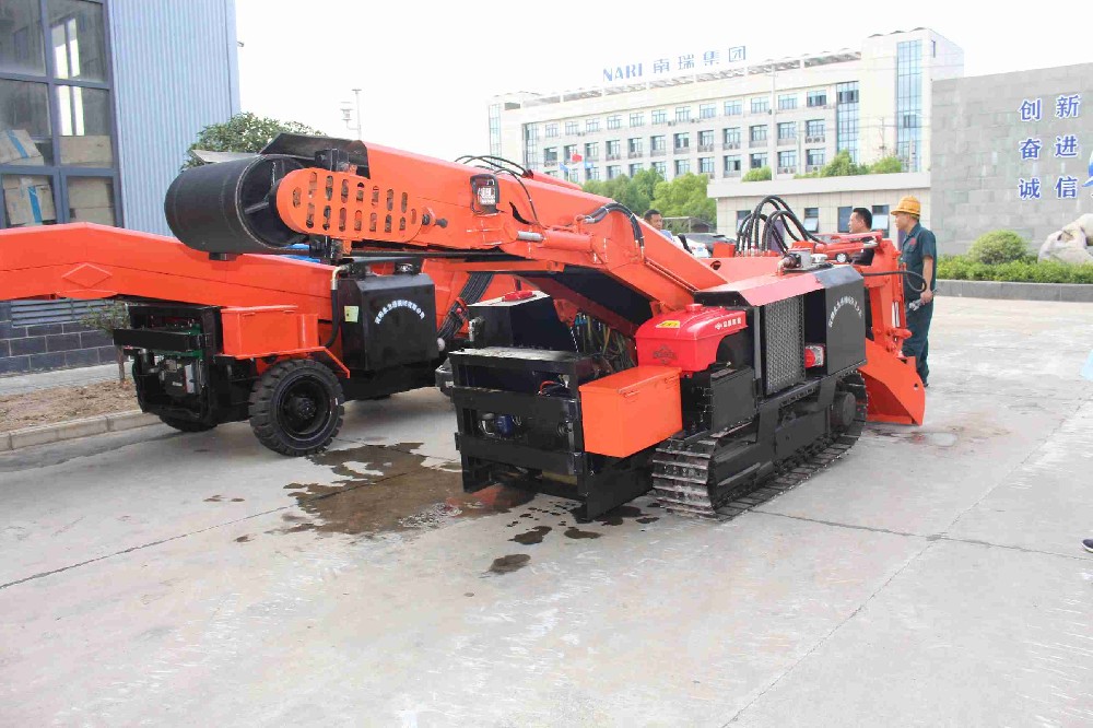 探索不同矿山地形，扒渣机选型指南
