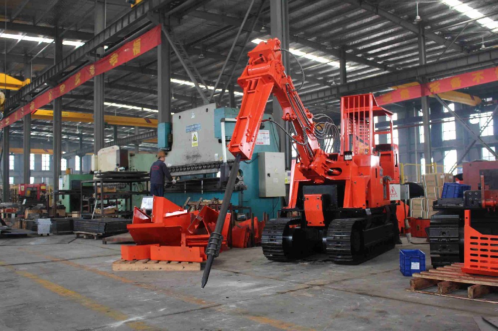 撬毛台车司机日记:在黑暗巷道中“雕刻”安全