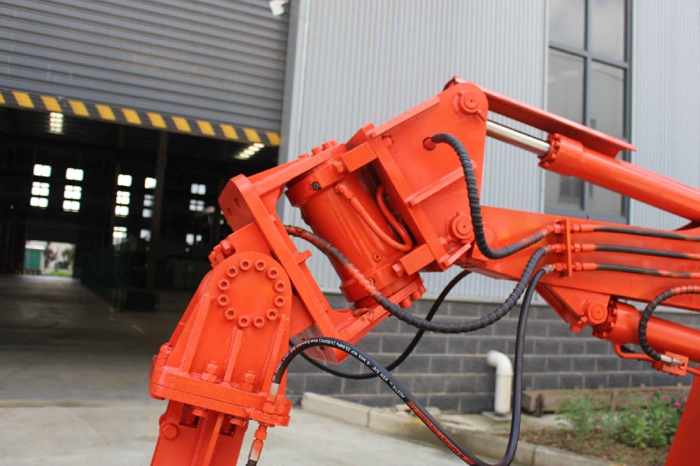 广安煤矿扒渣机驾驶员这样操作能提高工作效率