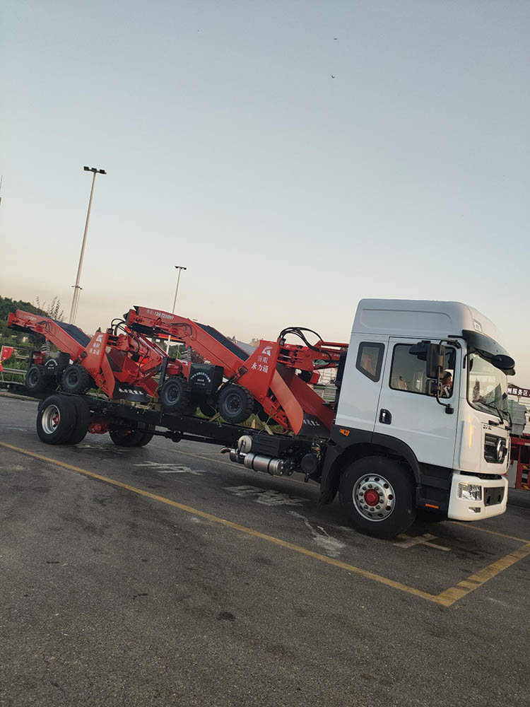 矿用30扒渣机.jpg 矿用30扒渣机.jpg