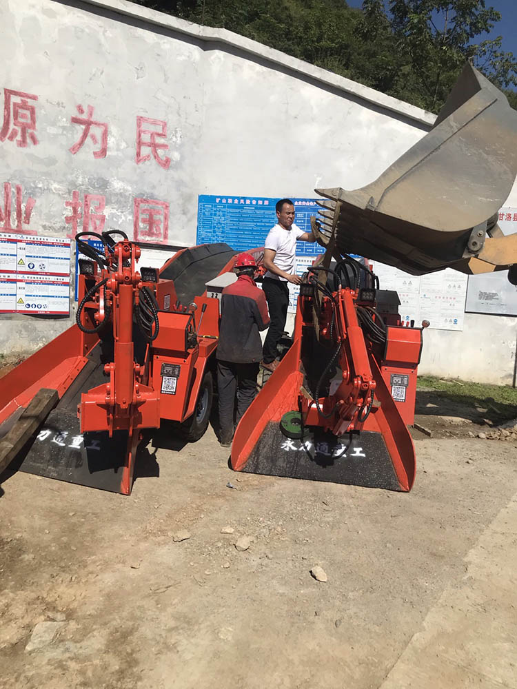 矿用30扒渣机.jpg 矿用30扒渣机.jpg