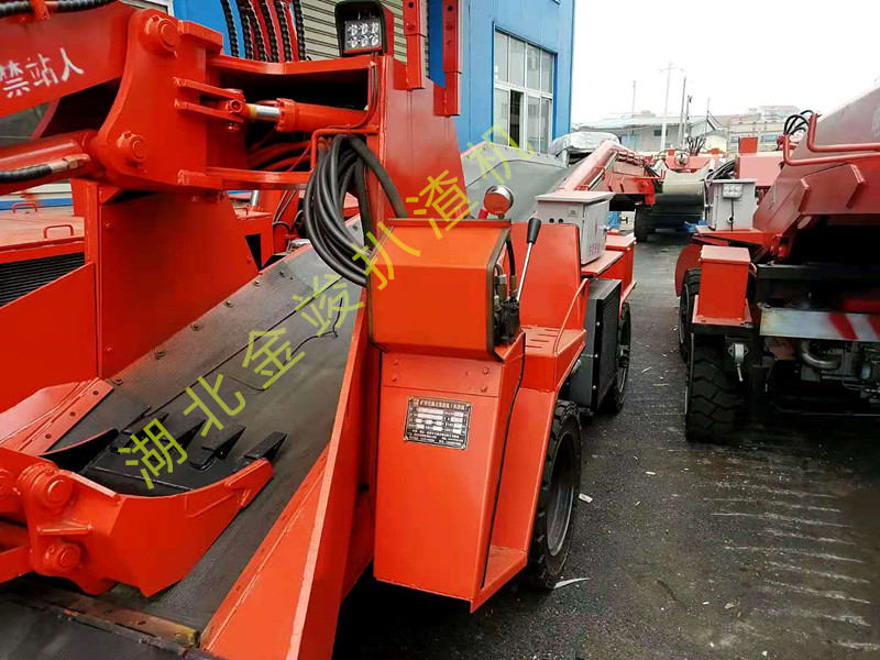 轮式皮带扒渣机 轮式皮带扒渣机1120-02.jpg