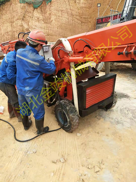 矿用扒渣机 扒渣机12-18-01.jpg